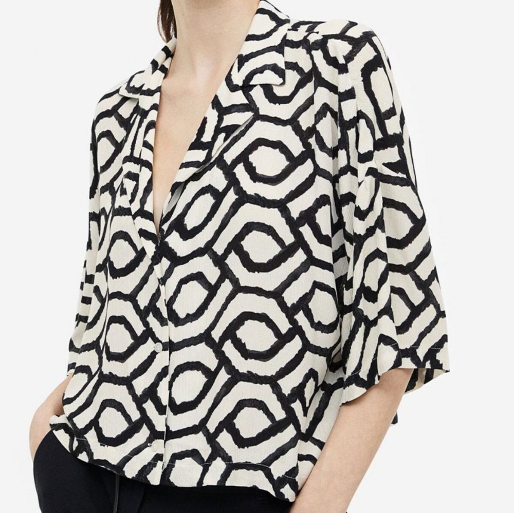 H&M Black and White Geometric Women's Blouse